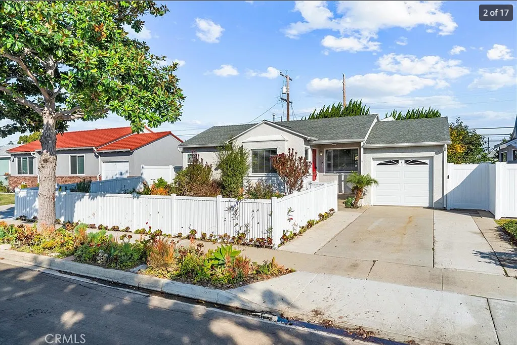 5475 W 121st St, Hawthorne, CA 90250